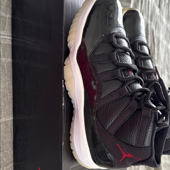 Air Jordan 11 Retro 72-10 Men’s Size 10